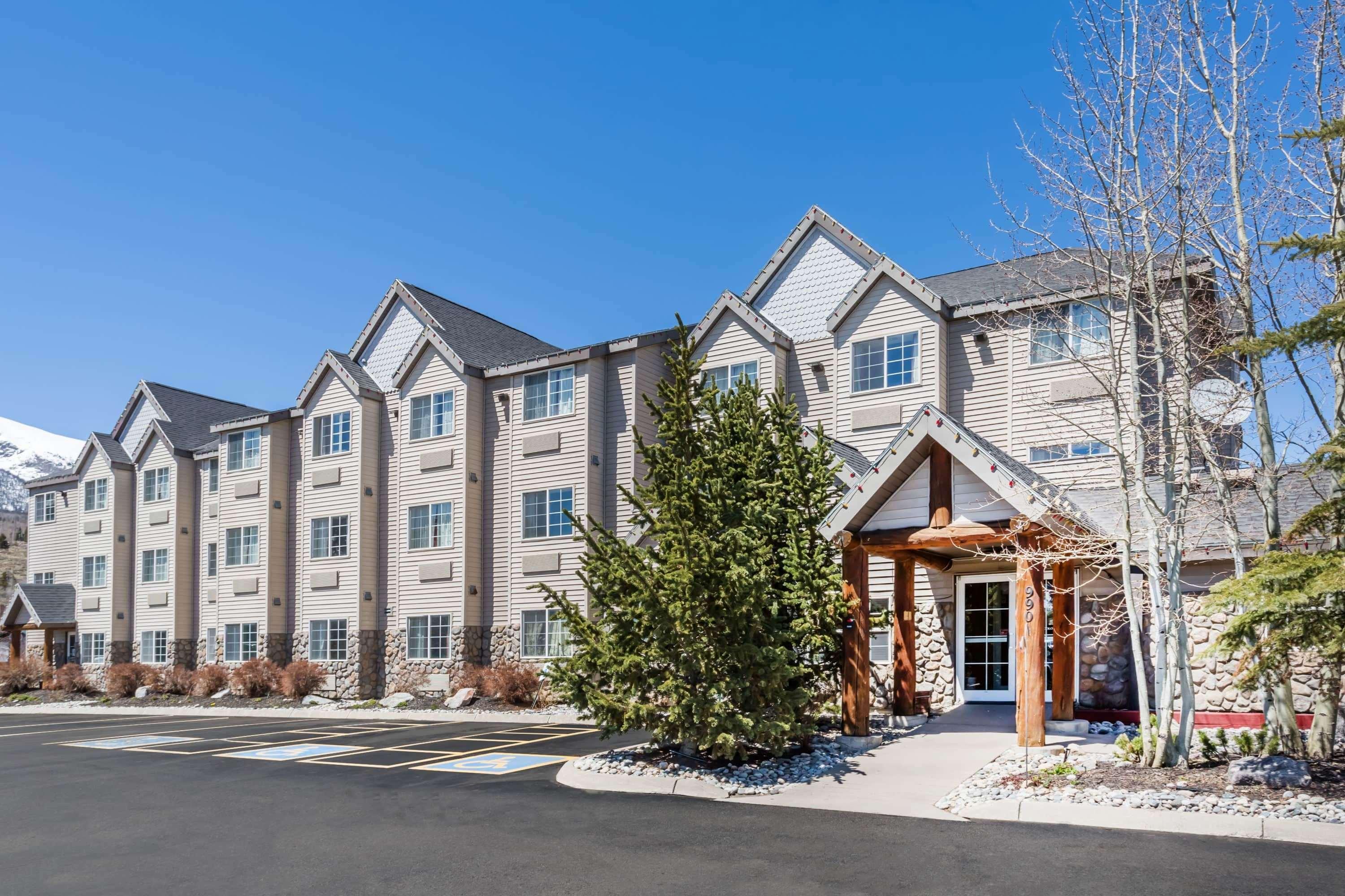 Ramada By Wyndham Frisco Hotel Exterior photo